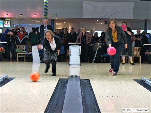 Joy Burch (l) and Kate Lundy roll first ball of Championships 